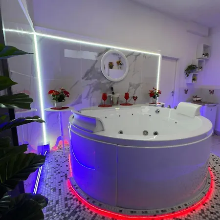 Luxury Jacuzzi 