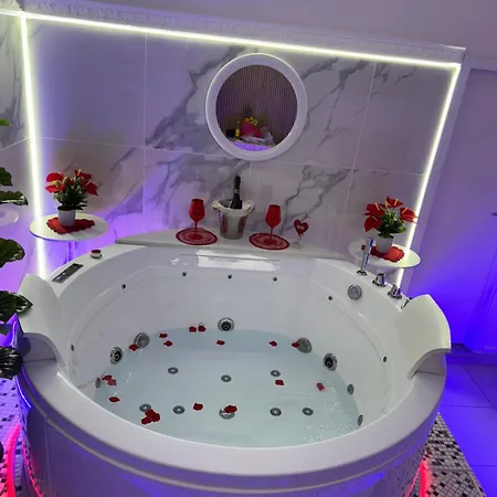 Luxury Jacuzzi 