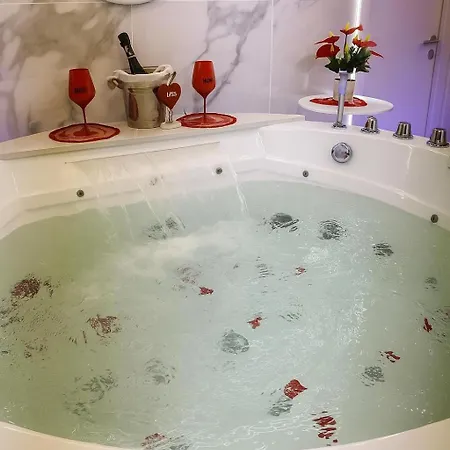 Holiday home Luxury Jacuzzi 