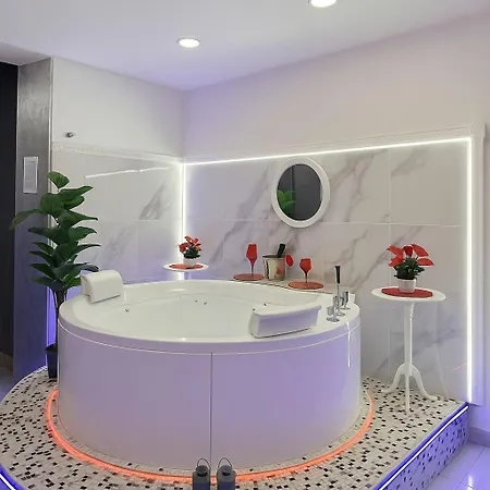 Luxury Jacuzzi 